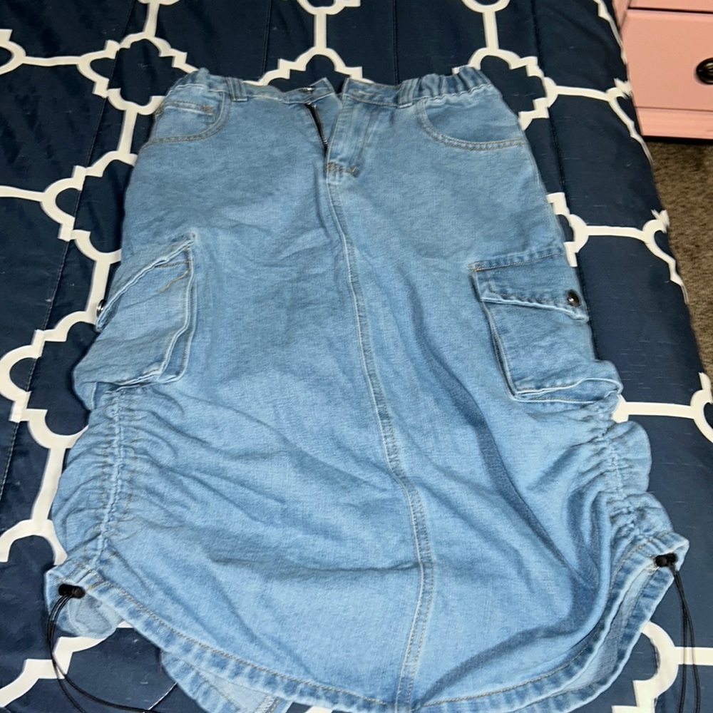 Drawstring Ruched Slit Denim Midi Skirt - Picture 6 of 17